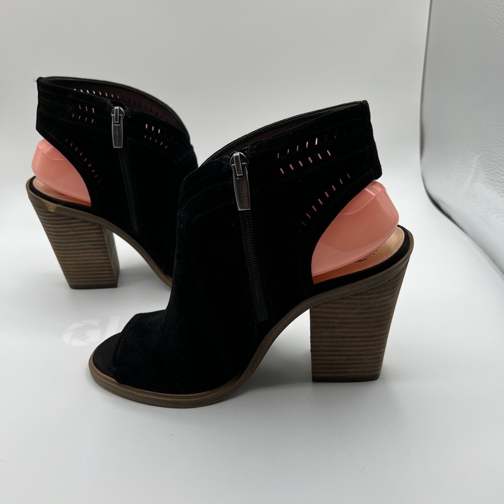 VINCE CAMUTO KORAL BOOTIES WITH A PEEP OPEN TOE And Zipper In BLACK - SIZE 10 - Picture 4 of 13